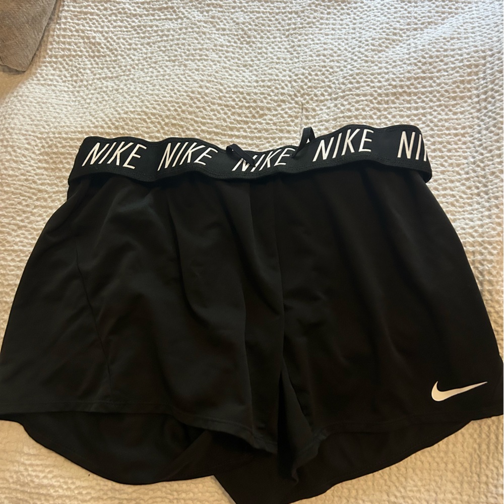 Black Nike medium dry fit shorts women’s